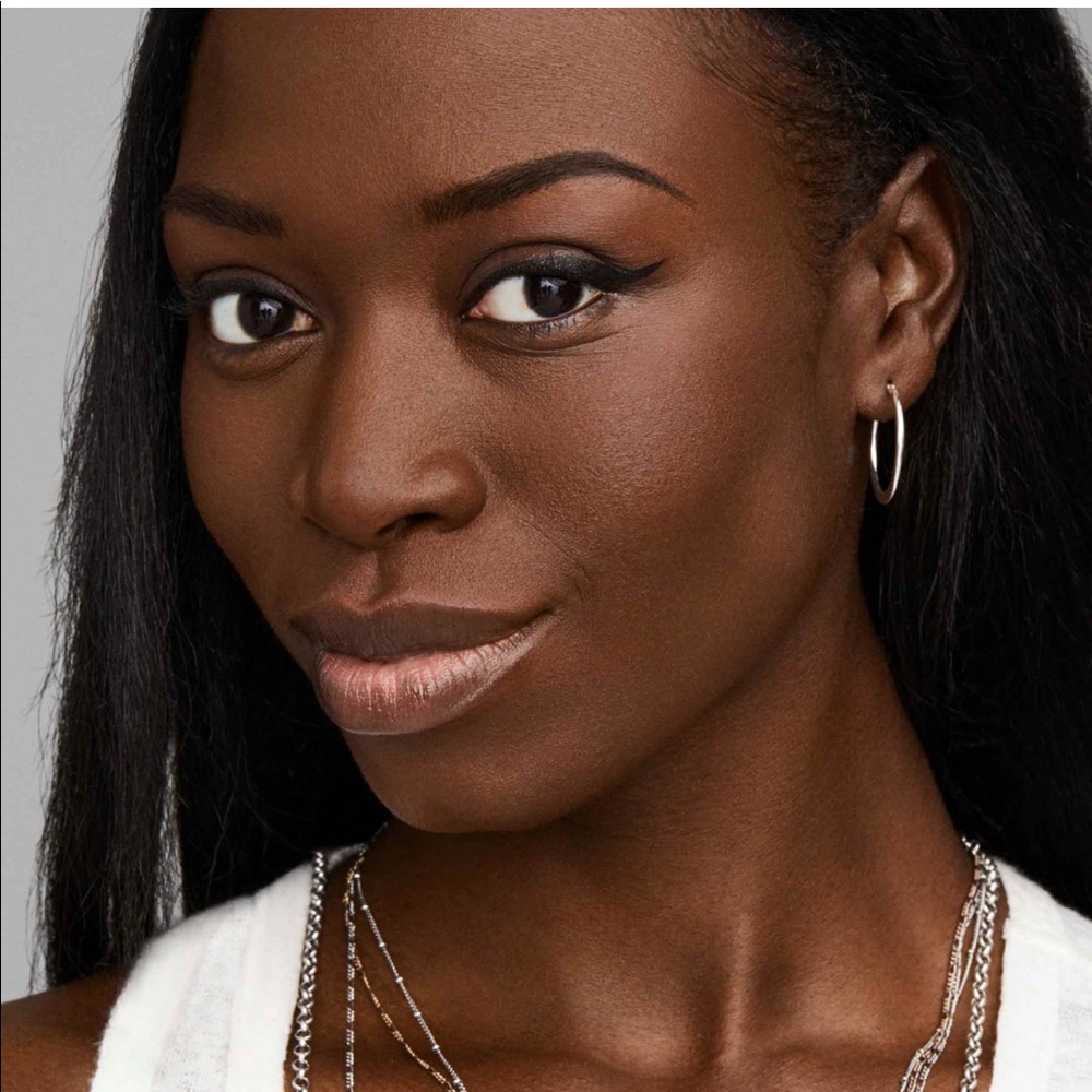 KVD TRUE PORTRAIT SHAKE FOUNDATION